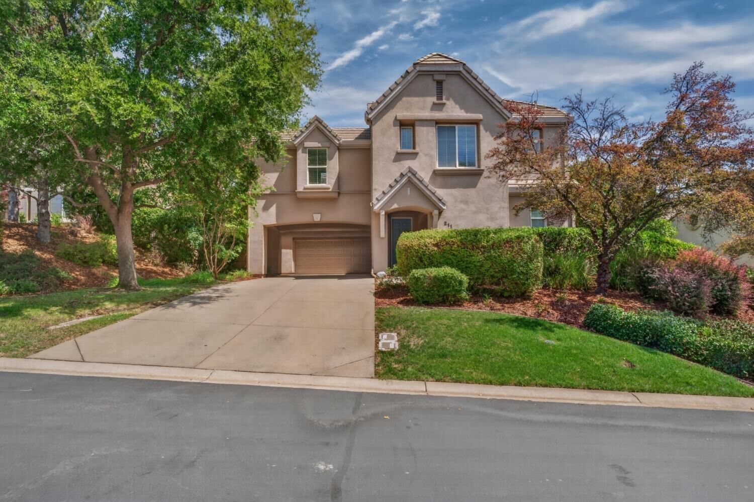 Property Photo: 211 Tarquina Court CA 95762