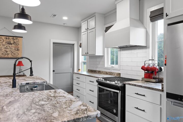Property Photo:  602 County Road 771  AL 35981 