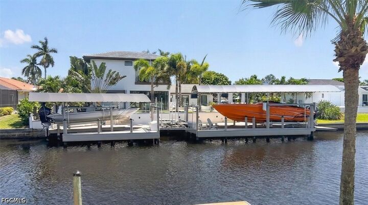 Property Photo:  1021 Wittman Drive  FL 33919 