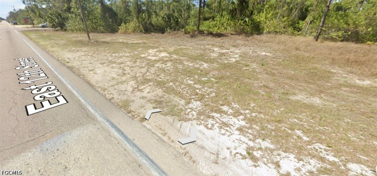 Property Photo: 410 E 12th Street FL 33972