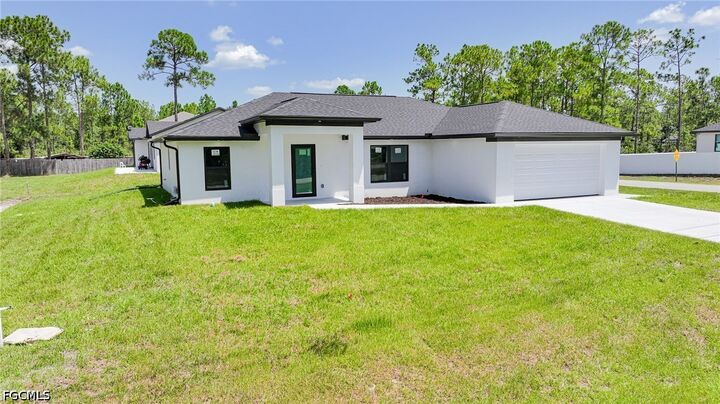 Property Photo: 1407 E 15th Street FL 33972