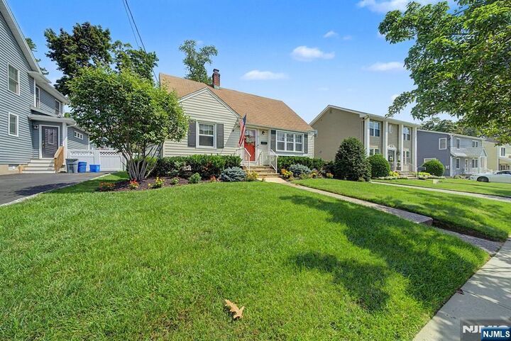 Property Photo:  91 Lynwood Road  NJ 07044 