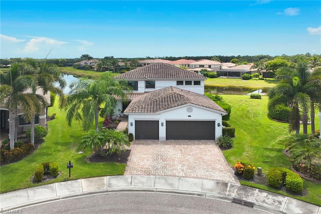 Property Photo:  3742 Madeira Ct  FL 34119 