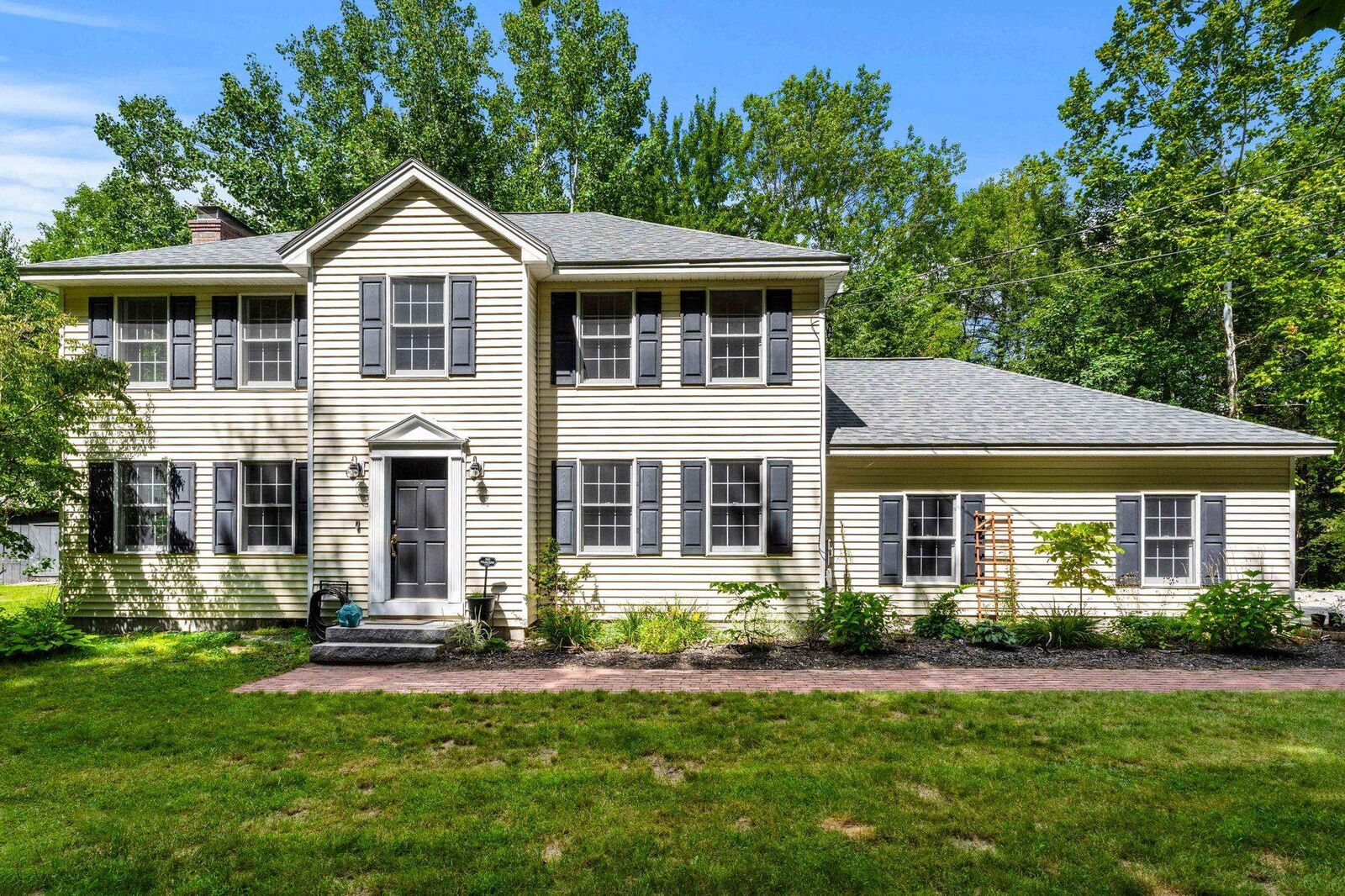 Property Photo: 53 Captain Clark Highway NH 03086-5720