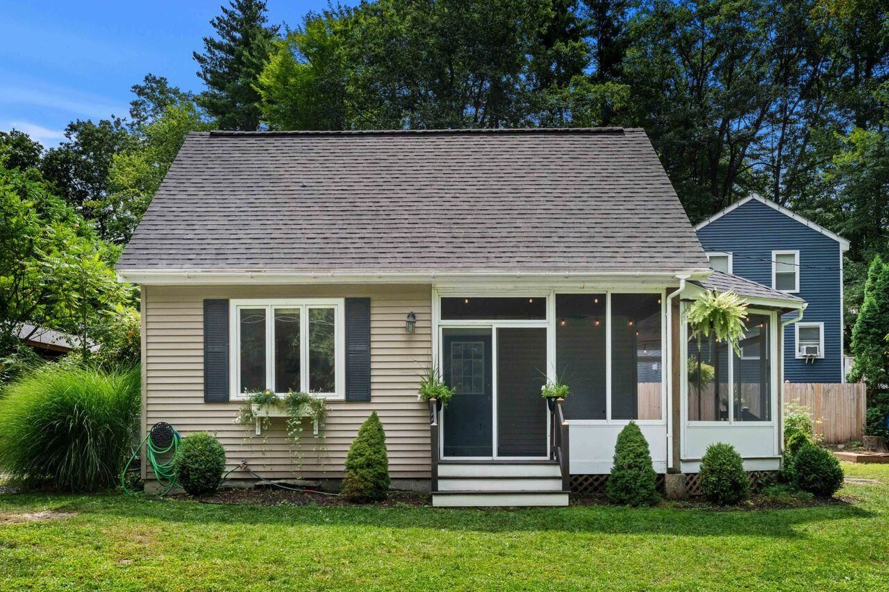 Property Photo:  3 Lake Front Street  NH 03031 