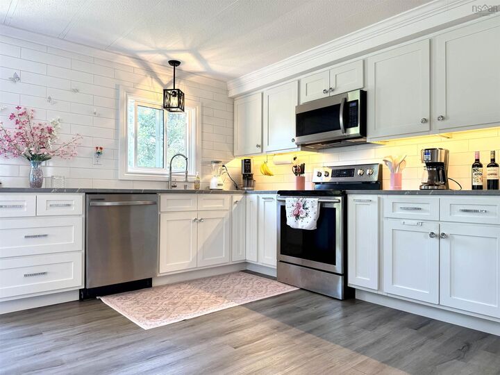 Property Photo: 67 Pleasant Street NS B0M 1X0