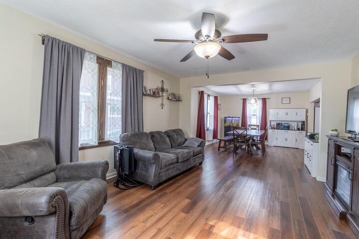Property Photo:  405 Alderson Street  IA 51055 