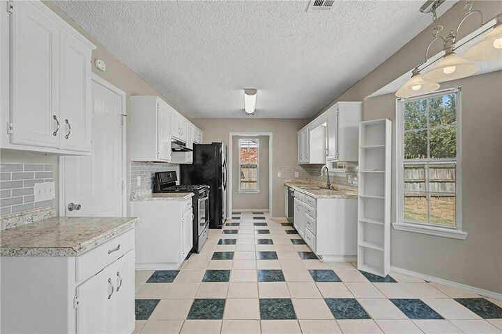 Property Photo:  714 Bloomfield Street  AR 72734 