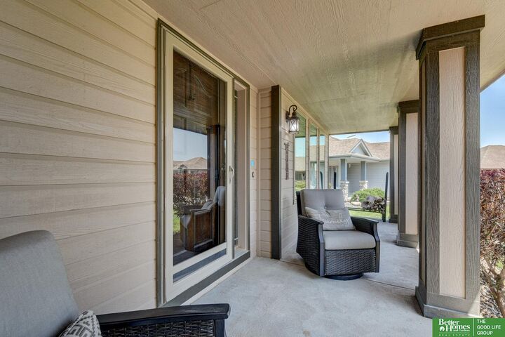 Property Photo: 21314 Castlerock Lane NE 68028