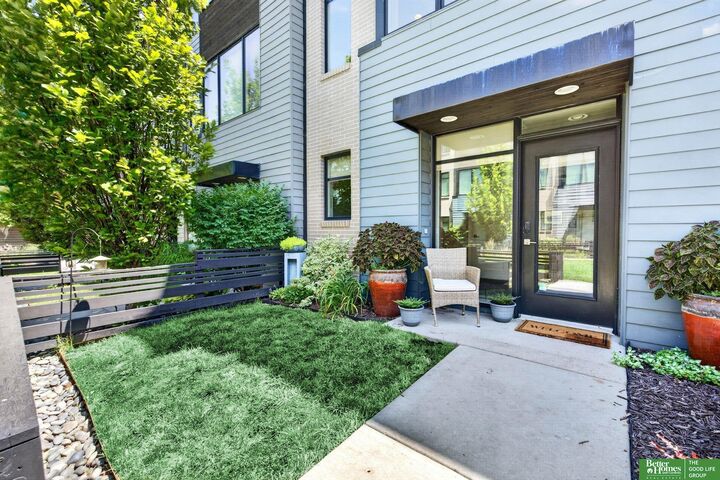Property Photo: 1207 S 10 Court NE 68108
