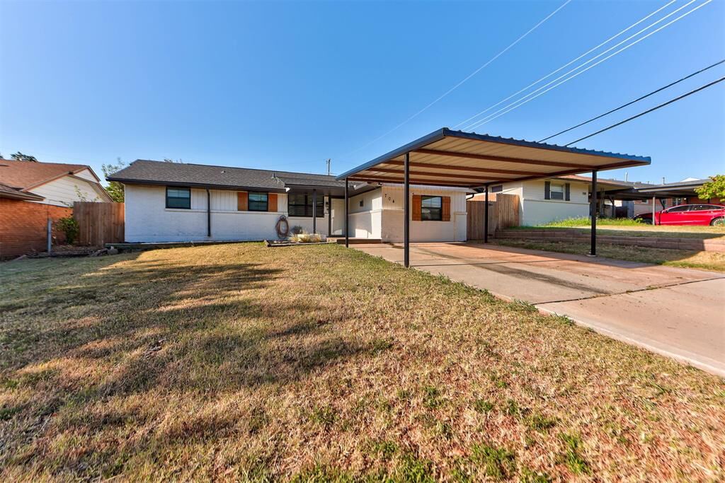 Photo de la propriété:  704 SW 1st Street  OK 73160 