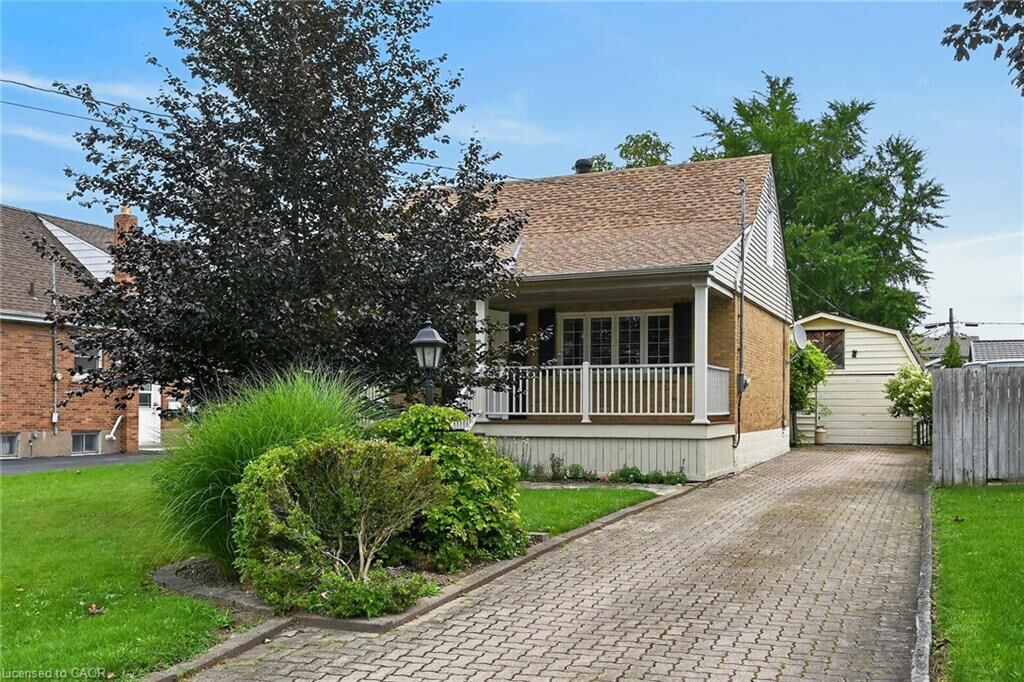 Property Photo: 31 Gailmont Drive ON L8K 4B2