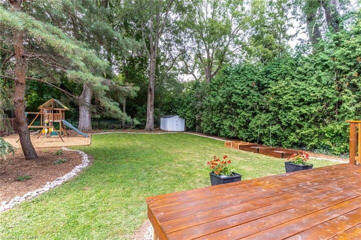Property Photo: 28 Helen Street ON L9H 1N3