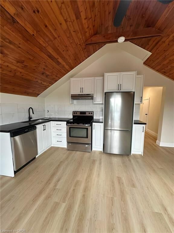 Property Photo:  413 Concession Street Upper  ON L9A 1B8 