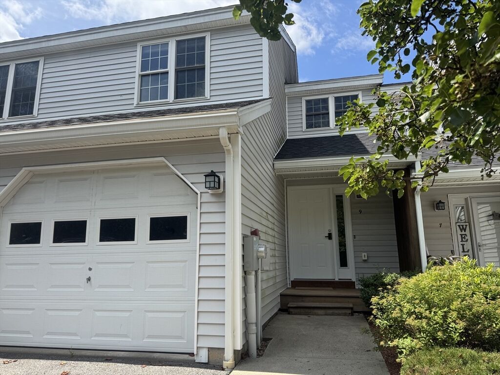 Property Photo:  9 Green Briar Rd 9  MA 01420 
