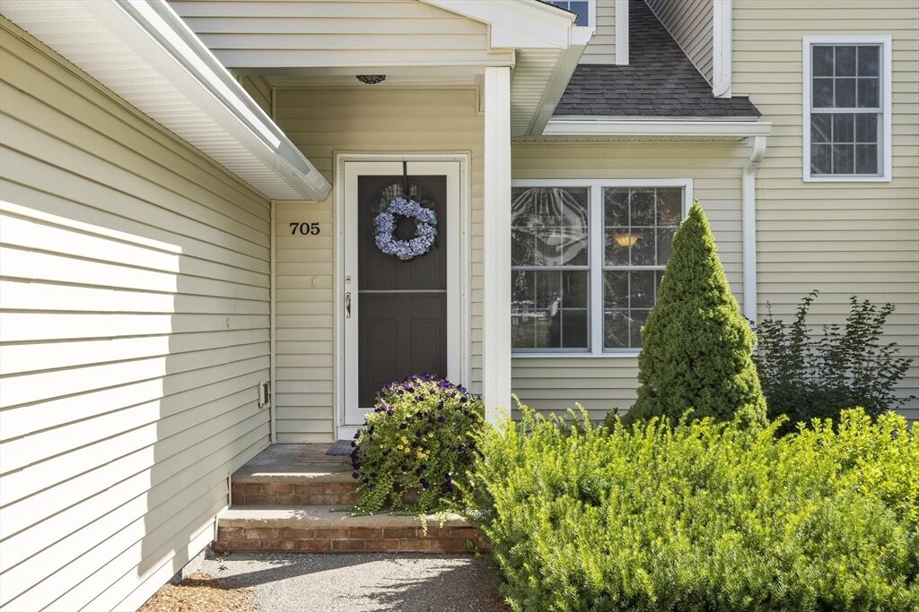 Property Photo:  705 Autumn Ridge Dr 705  MA 01432 