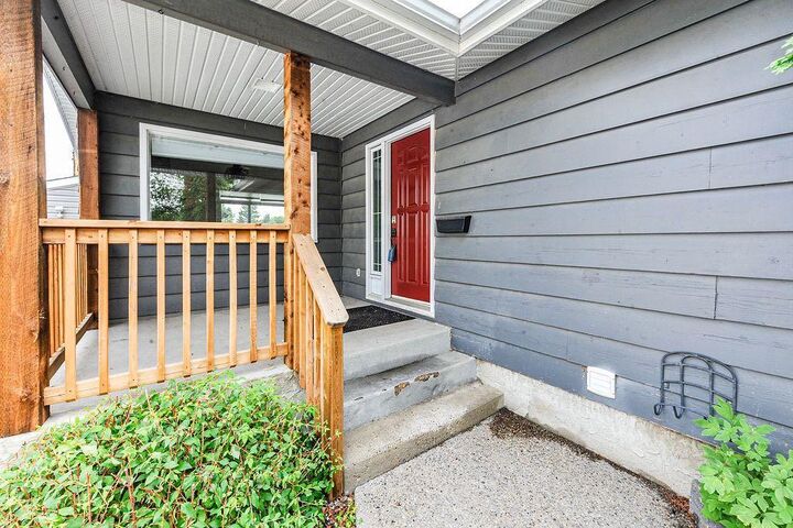 Property Photo:  3 Montcalm Avenue  AB T4V 2K9 