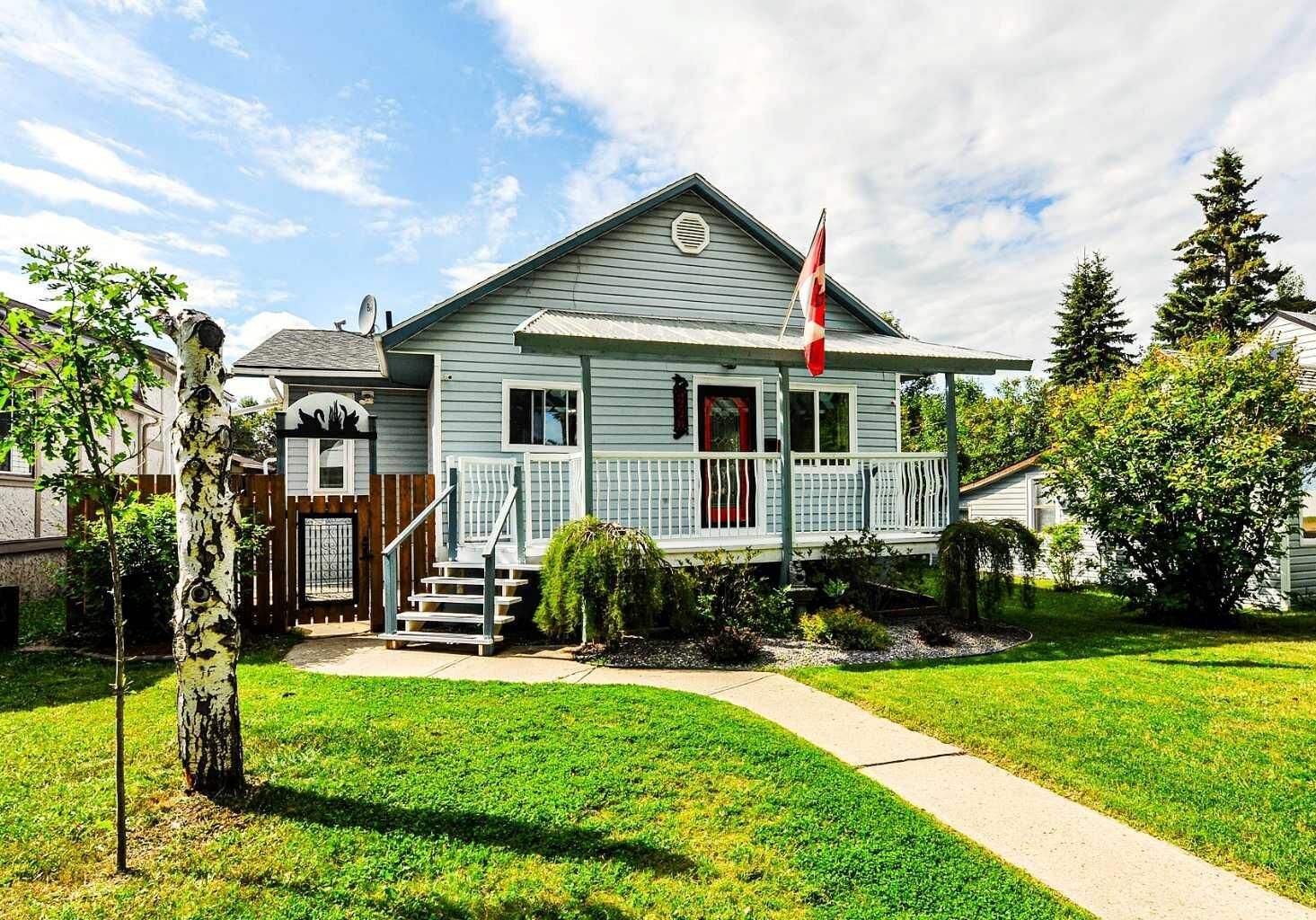 Property Photo: 5228 42 Street AB T4V 1A8