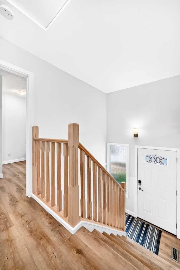Property Photo:  109 Stanley Avenue B  AB T1S 1H8 