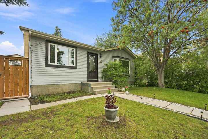 Property Photo: 55 Macewan Park Way NW AB T3K 3E4