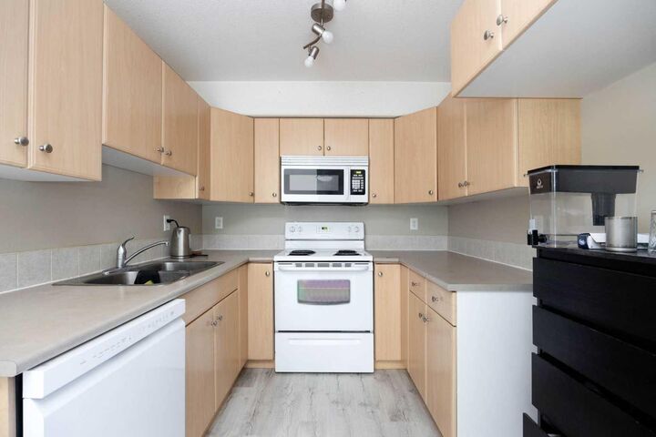 Property Photo: 200 Lougheed Drive 2302 AB T9K 2W3