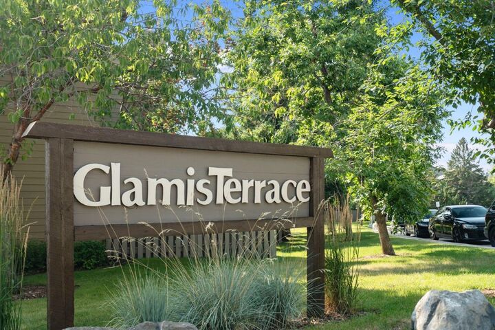 Property Photo: 140 Glamis Terrace SW AB T3E 6V3