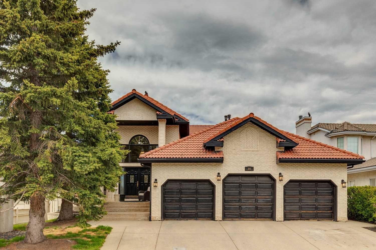 Property Photo: 84 Edenstone Way NW AB T3A 3Z1
