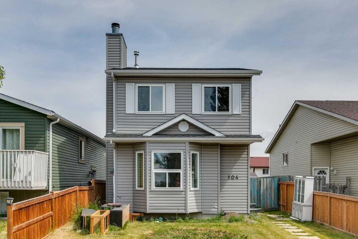104 Falmere Way NE — photo 1