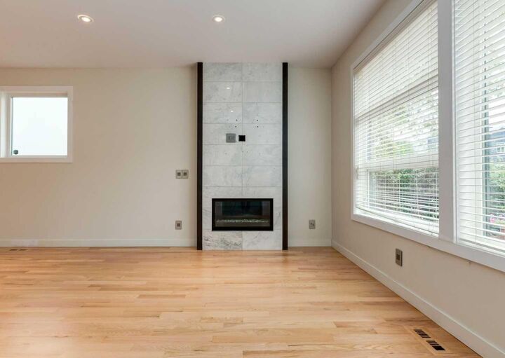 Property Photo:  1938 33 Street SW 1  AB T3E 2S5 