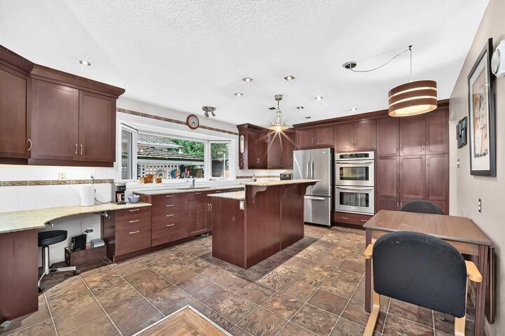 Property Photo: 728 Willacy Drive SE AB T2J 2B1