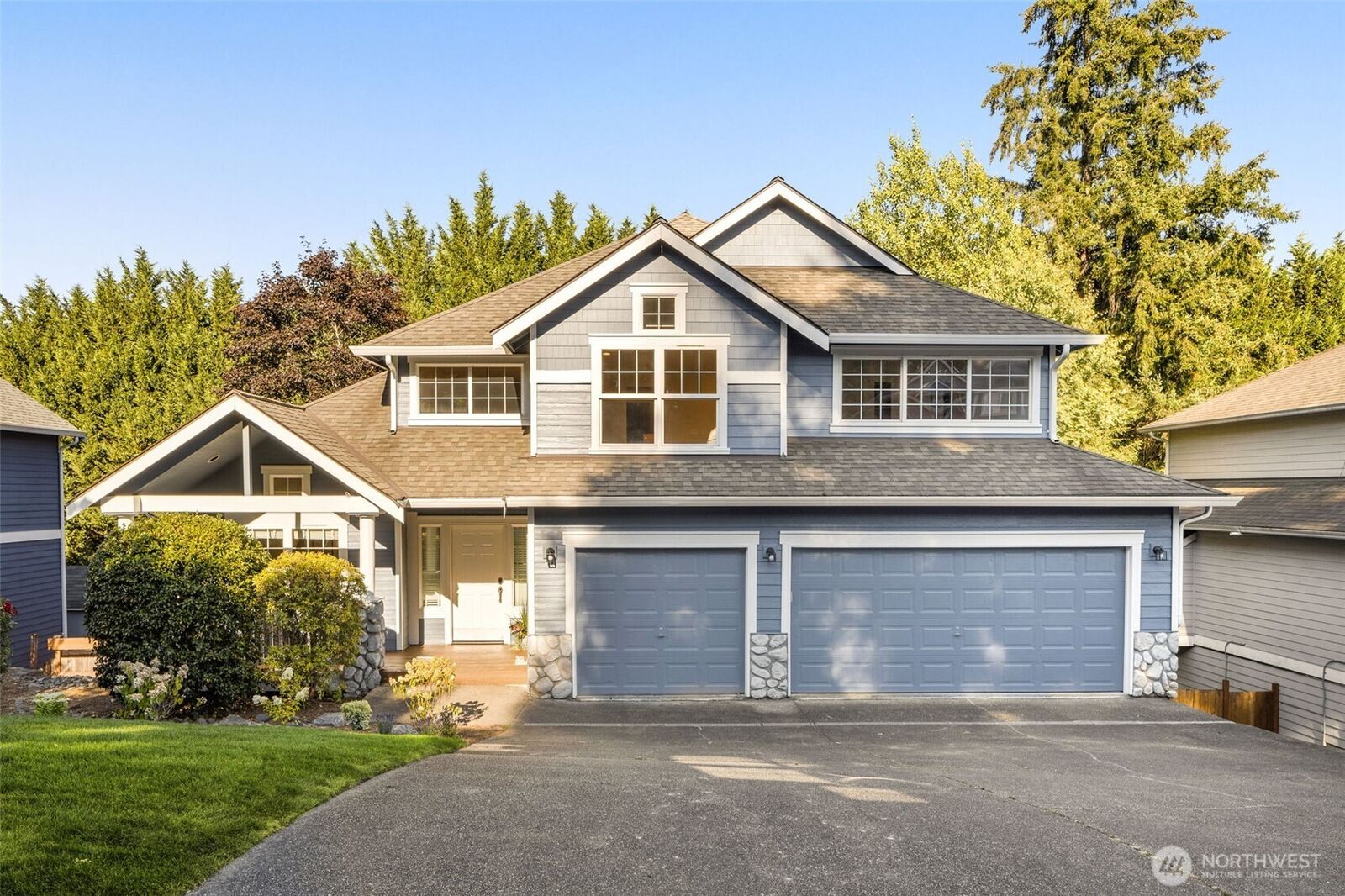 Property Photo: 10108 186th Court NE WA 98052
