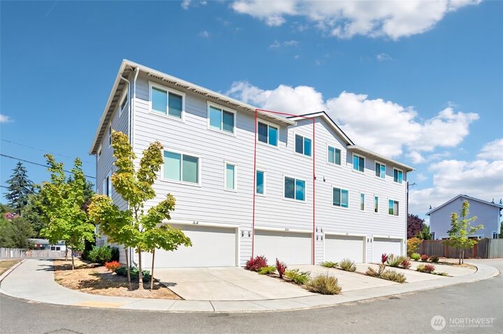 Property Photo: 5118 164th Street SW A3 WA 98026