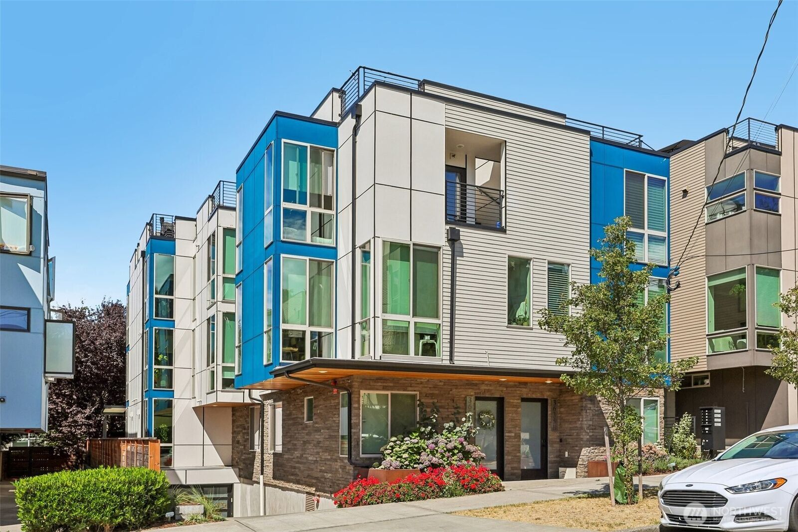 Property Photo: 3637 C Dayton Ave N WA 98103