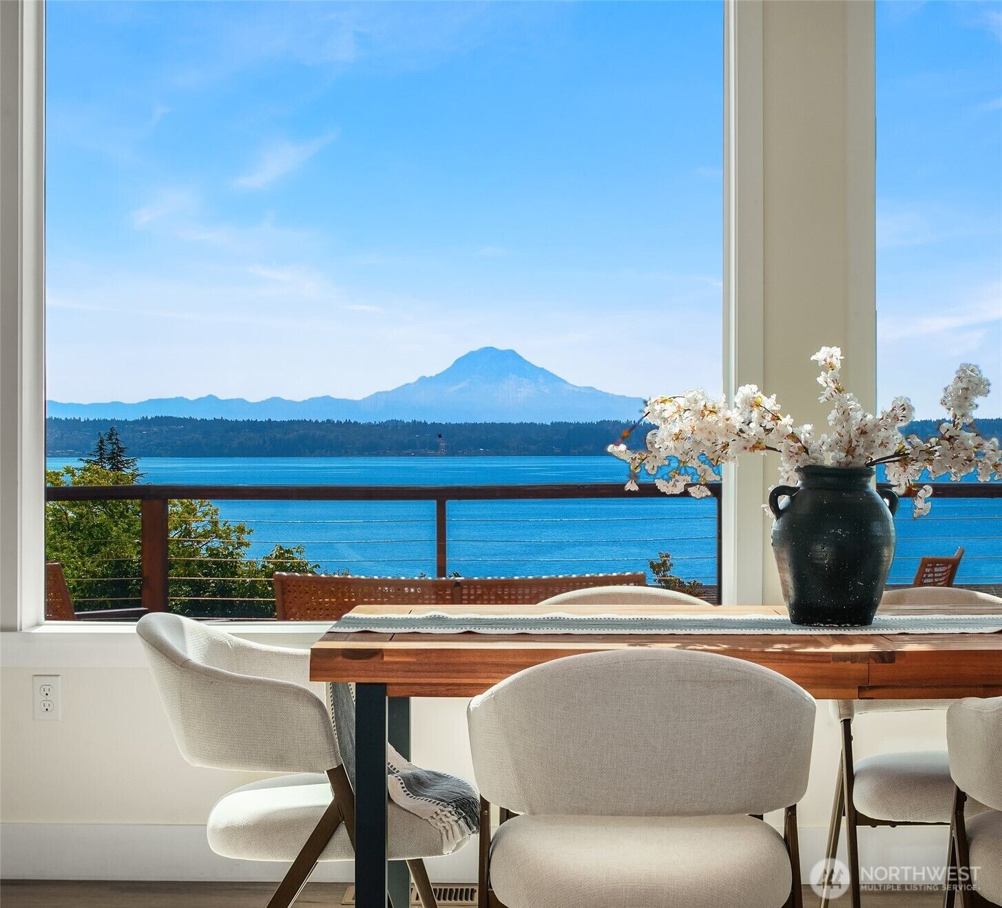 Property Photo:  25931  75th Avenue SW  WA 98070 