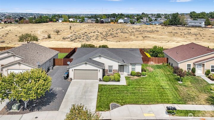 Property Photo:  312 E Linden Avenue  WA 98837 