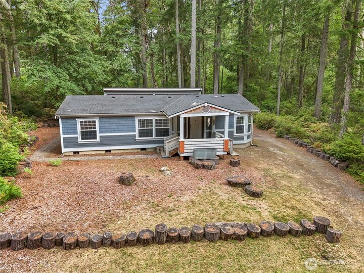 Property Photo:  10517  Matthews Way  WA 98303 