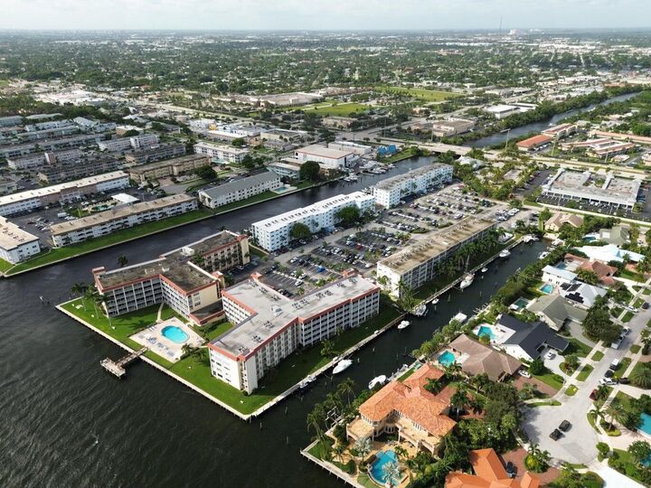 Property Photo: 109 Paradise Harbour Boulevard 414 FL 33408