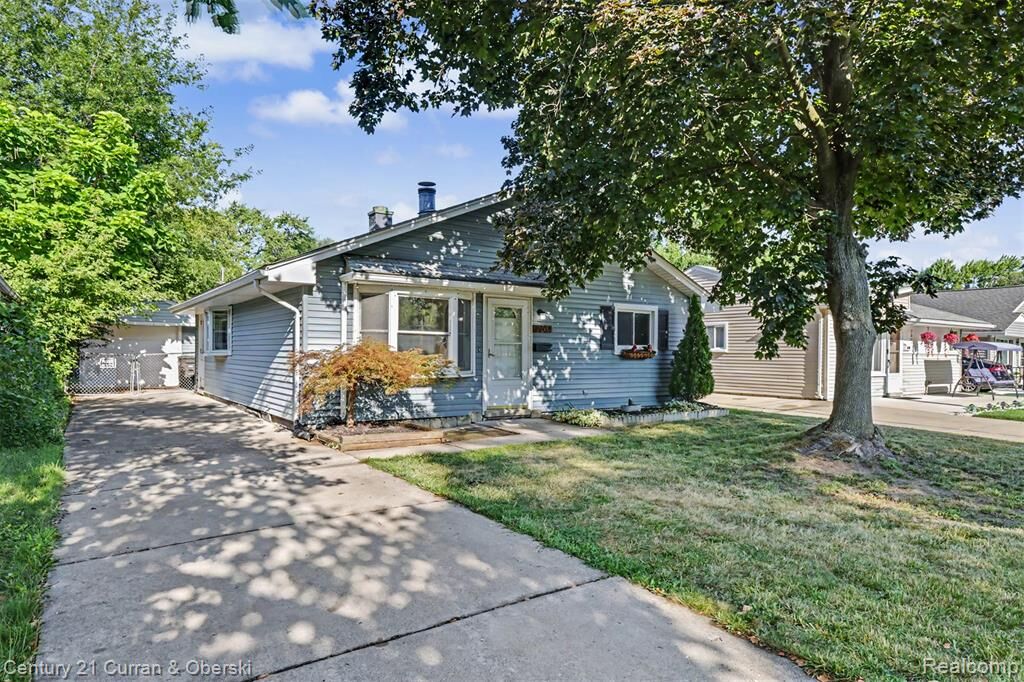 Property Photo: 7908 Clippert Street MI 48180