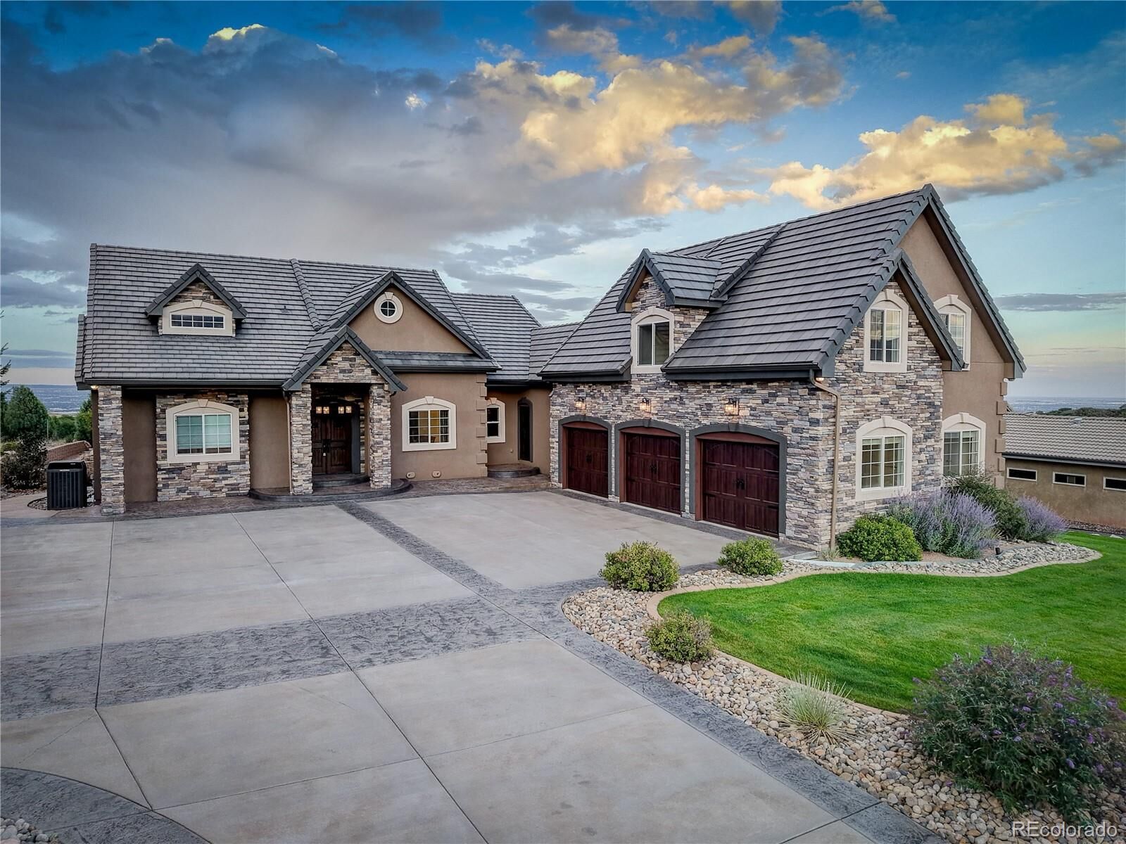 Property Photo:  3725 Twisted Oak Circle  CO 80904 