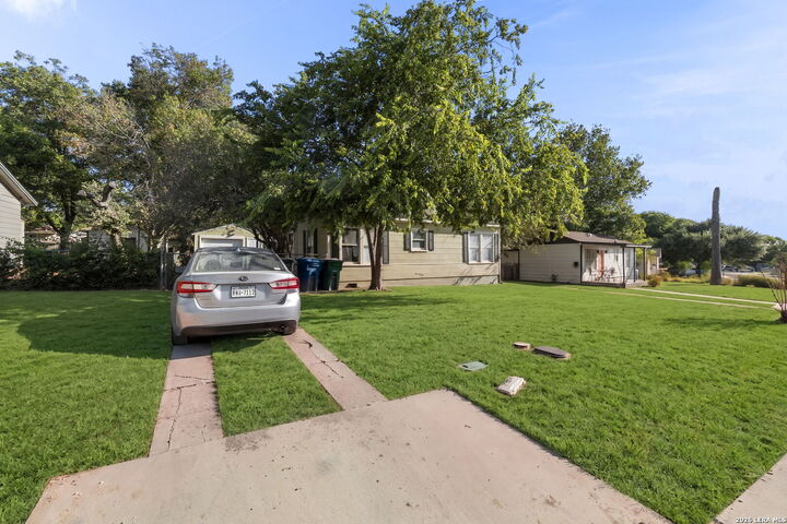 Property Photo:  139 Cravens Ave  TX 78223 