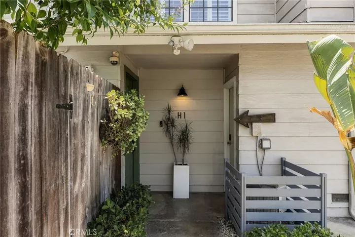 Property Photo: 355 Avocado H-1 CA 92627