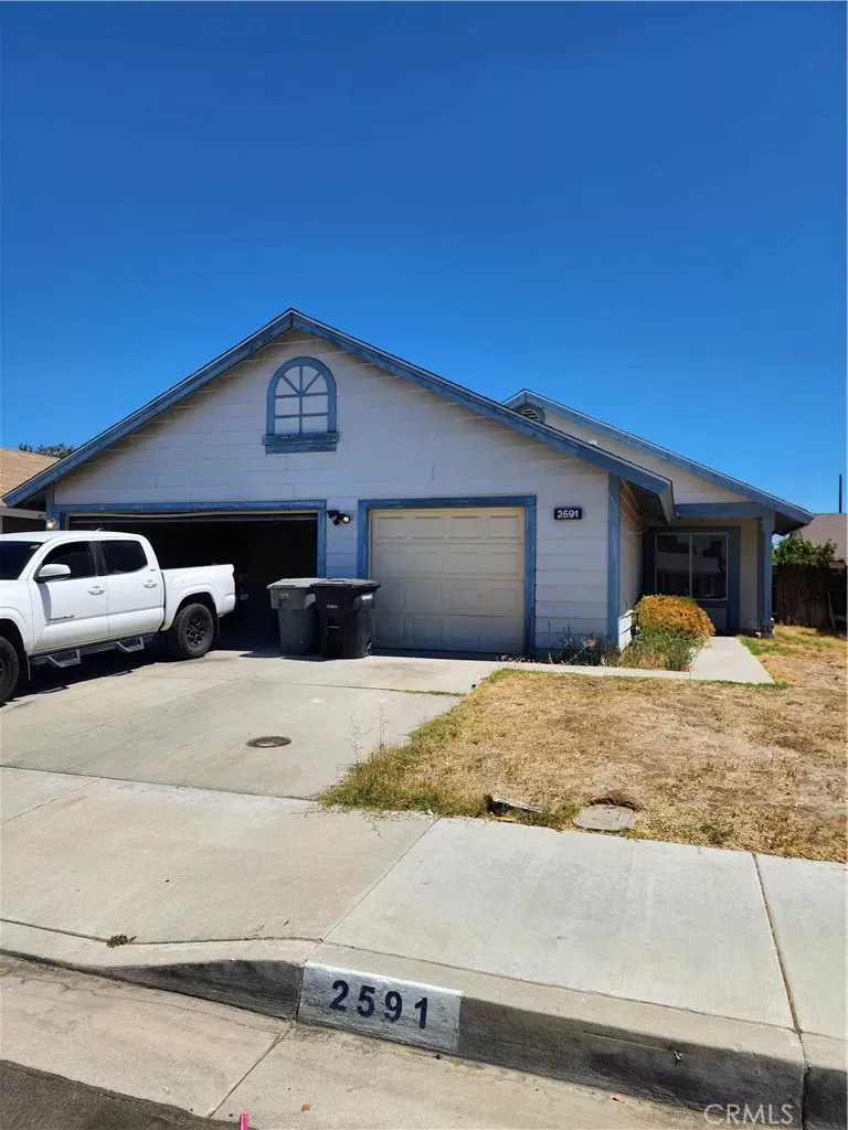 Property Photo: 2591 Buchanan Court CA 92571