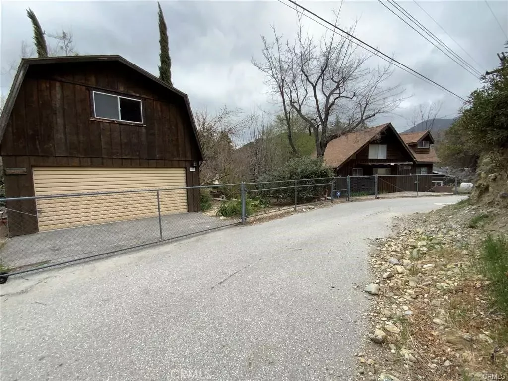 Property Photo:  253 Seymour  CA 92358 