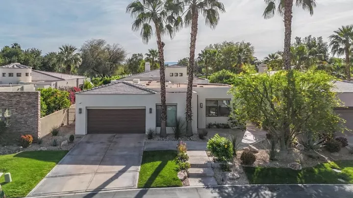 Property Photo:  19 Via Haciendas  CA 92270 