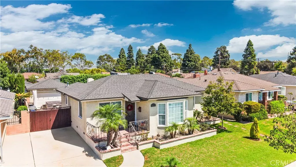 Property Photo:  6023 Deerford  CA 90713 