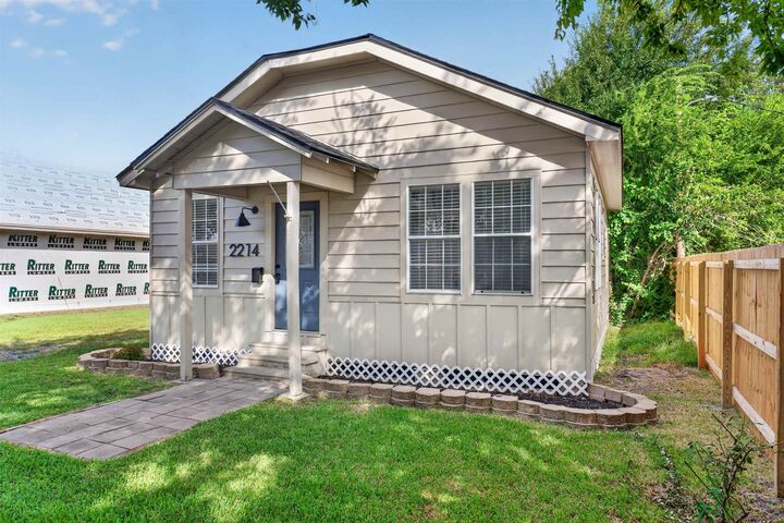 Property Photo:  2214 9th St  TX 77651 