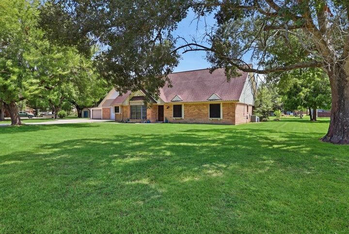 Property Photo: 10867 Greenway Drive TX 77705