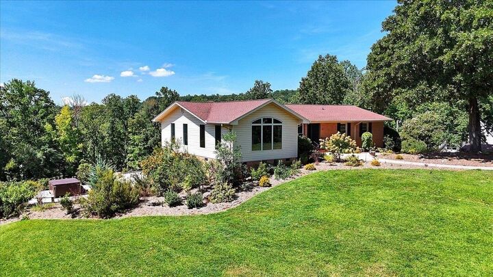 Property Photo:  219 Fairview Drive  SC 29609 
