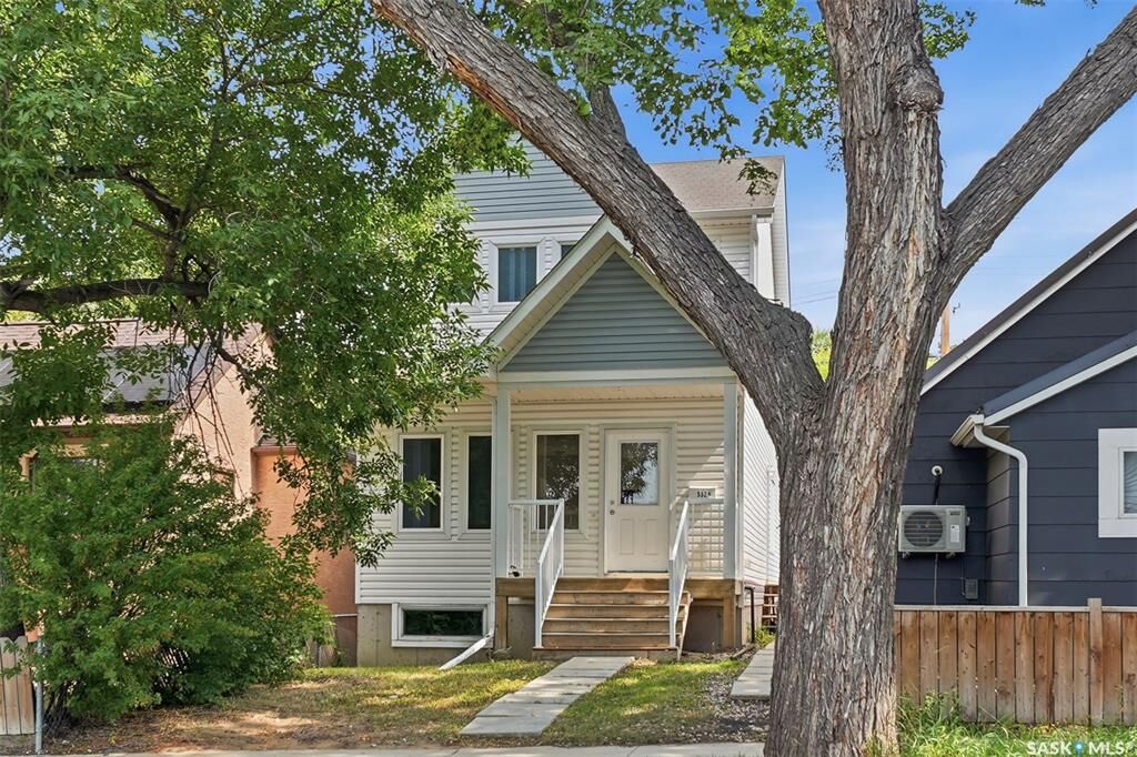 Property Photo:  532 J Avenue N  SK S7L 2K5 