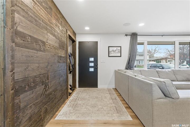 Property Photo:  1813 Cameron Avenue  SK S7H 3N2 